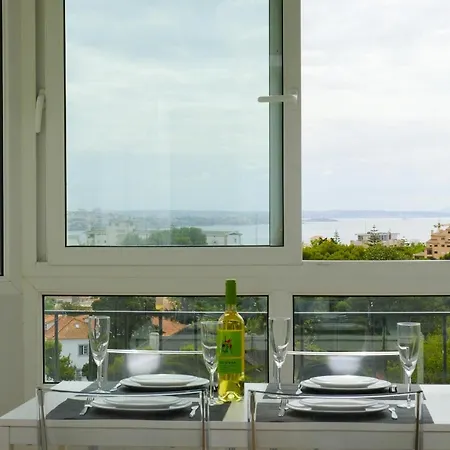 Elegant Loft With Cascais' Sea View Appartamento Cascais